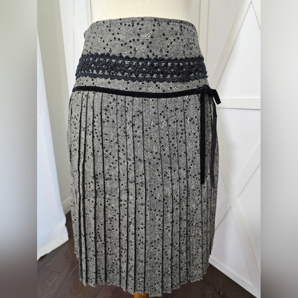 Two.tov Dresses & Skirts - Elegant Gray Pleated Skirt with Black Lace Detail Band and Velvet Trim Tie
